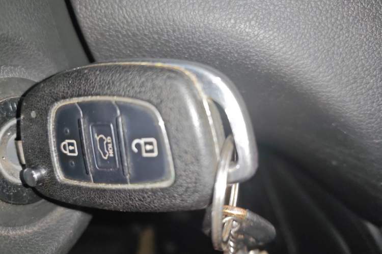 Used Hyundai Tucson 2015 1.6T Dual-Clutch Two-Wheel-Drive Comfort Model Vehicle Key