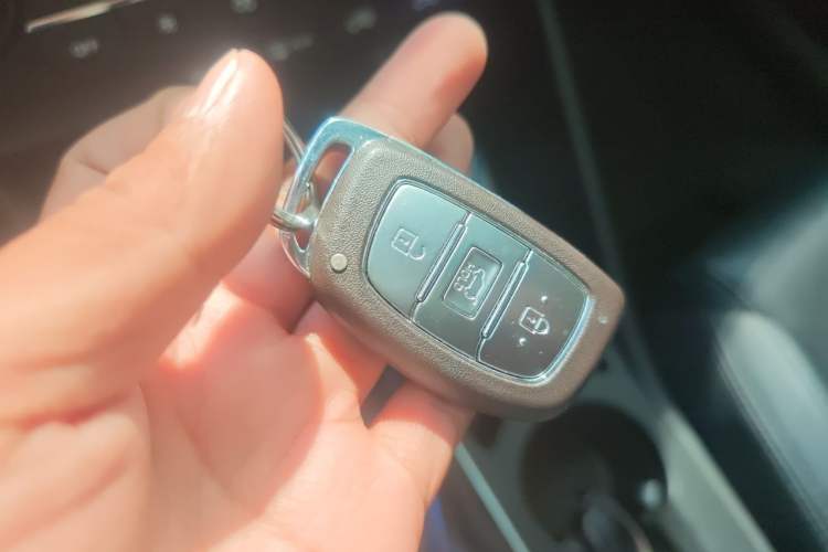 Used Hyundai Tucson 2015 1.6T Dual-Clutch Two-Wheel-Drive Smart Model Vehicle Key