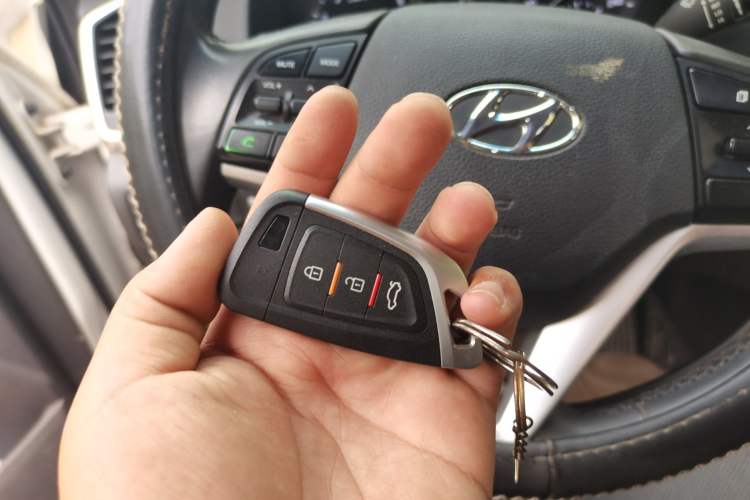 Used Hyundai Tucson 2015 1.6T Dual-Clutch Two-Wheel-Drive Smart Model Vehicle Key