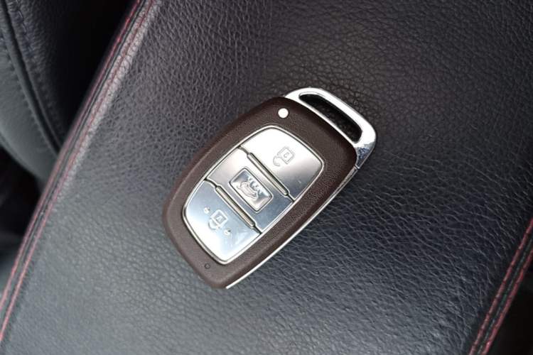Used Hyundai Tucson 2015 2.0L Automatic Two-Wheel Drive Smart Version Vehicle Key