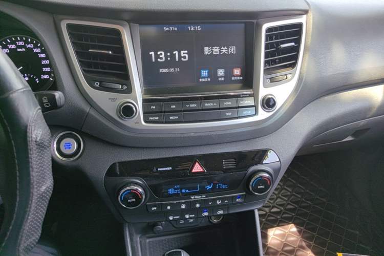 Used Hyundai Tucson 2018 1.6T Dual-Clutch Two-Wheel Drive 15th Anniversary Special Edition Audio And AC Panel