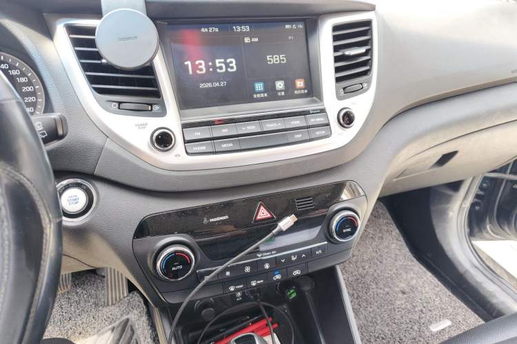 Used Hyundai Tucson 2018 1.6T Dual-Clutch Two-Wheel Drive 15th Anniversary Special Edition Audio And AC Panel
