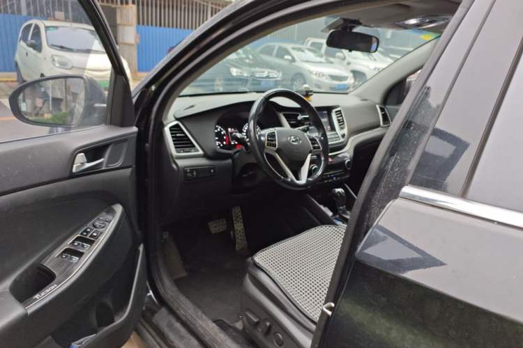 Used Hyundai Tucson 2018 1.6T Dual-Clutch Two-Wheel Drive 15th Anniversary Special Edition Driver Seat