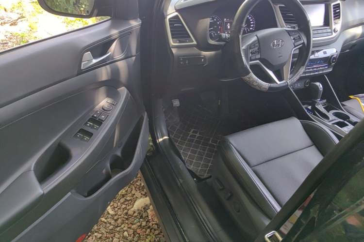 Used Hyundai Tucson 2018 1.6T Dual-Clutch Two-Wheel Drive 15th Anniversary Special Edition Driver Seat