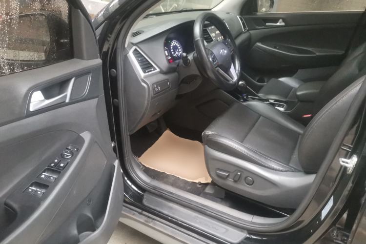Used Hyundai Tucson 2018 1.6T Dual-Clutch Two-Wheel Drive 15th Anniversary Special Edition Driver Seat