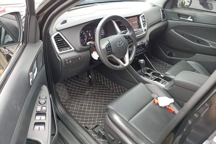 Used Hyundai Tucson 2018 1.6T Dual-Clutch Two-Wheel Drive 15th Anniversary Special Edition Driver Seat