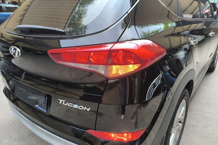 Used Hyundai Tucson 2018 1.6T Dual-Clutch Two-Wheel Drive 15th Anniversary Special Edition Exterior 3