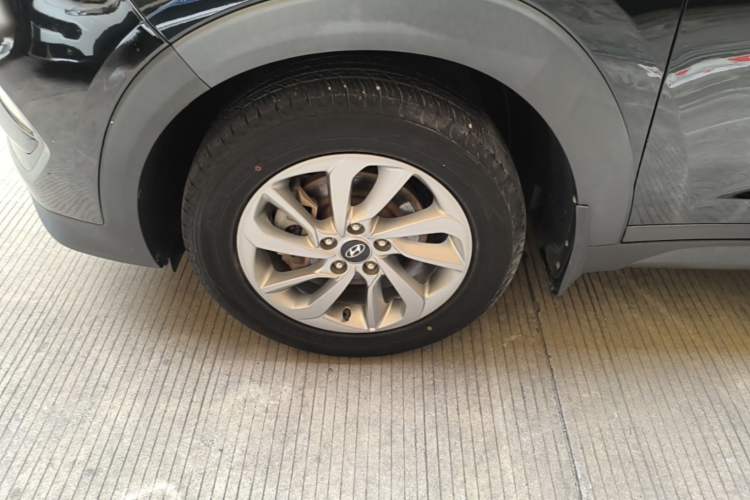 Used Hyundai Tucson 2018 1.6T Dual-Clutch Two-Wheel Drive 15th Anniversary Special Edition Exterior 4