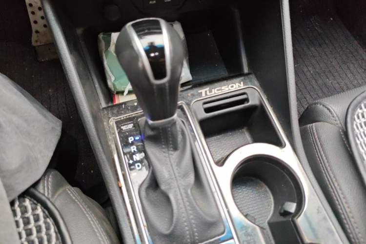 Used Hyundai Tucson 2018 1.6T Dual-Clutch Two-Wheel Drive 15th Anniversary Special Edition Gear Lever