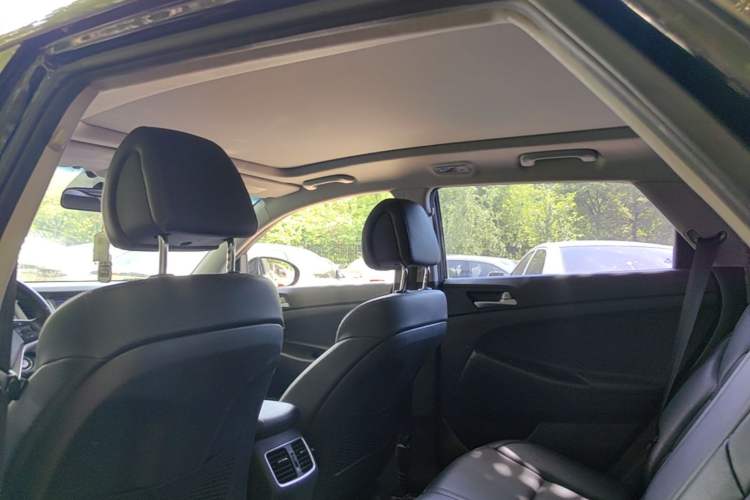 Used Hyundai Tucson 2018 1.6T Dual-Clutch Two-Wheel Drive 15th Anniversary Special Edition Headliner