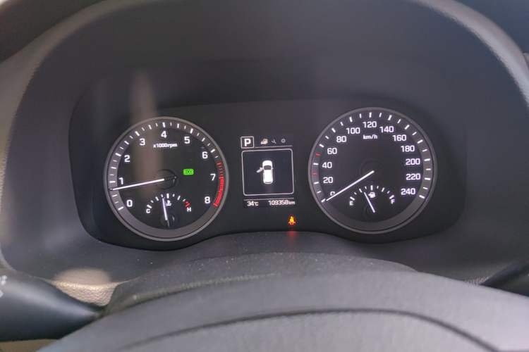 Used Hyundai Tucson 2018 1.6T Dual-Clutch Two-Wheel Drive 15th Anniversary Special Edition Instrument Cluster