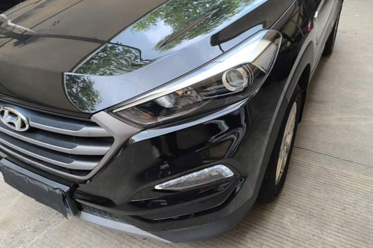 Used Hyundai Tucson 2018 1.6T Dual-Clutch Two-Wheel Drive 15th Anniversary Special Edition Left Front Headlight