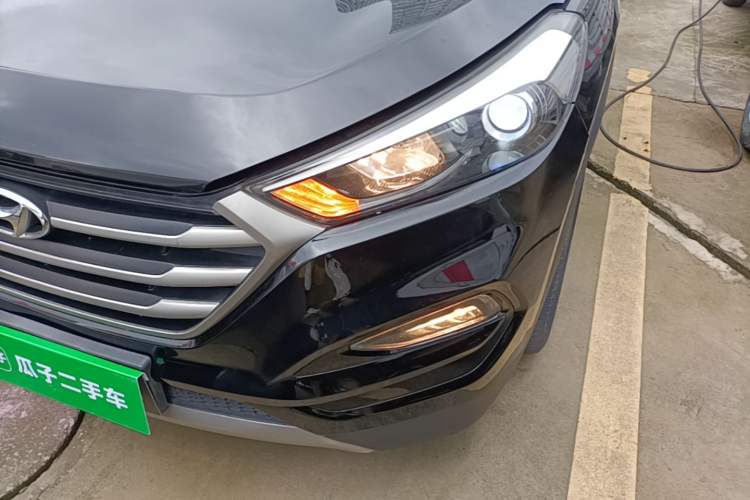 Used Hyundai Tucson 2018 1.6T Dual-Clutch Two-Wheel Drive 15th Anniversary Special Edition Left Front Headlight