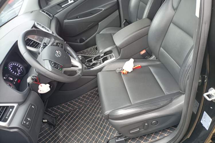 Used Hyundai Tucson 2018 1.6T Dual-Clutch Two-Wheel Drive 15th Anniversary Special Edition Left Front Seat