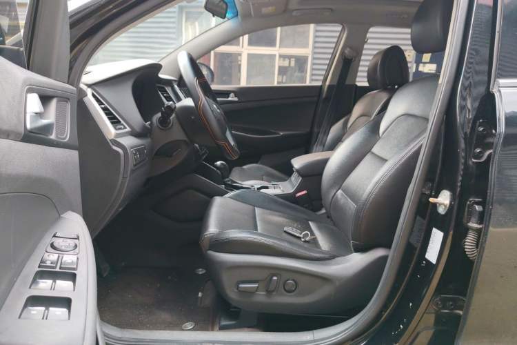 Used Hyundai Tucson 2018 1.6T Dual-Clutch Two-Wheel Drive 15th Anniversary Special Edition Left Front Seat