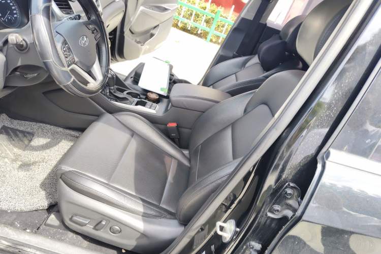 Used Hyundai Tucson 2018 1.6T Dual-Clutch Two-Wheel Drive 15th Anniversary Special Edition Left Front Seat