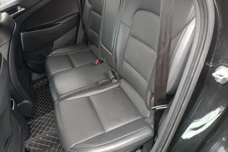 Used Hyundai Tucson 2018 1.6T Dual-Clutch Two-Wheel Drive 15th Anniversary Special Edition Left Rear Seat