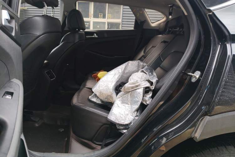 Used Hyundai Tucson 2018 1.6T Dual-Clutch Two-Wheel Drive 15th Anniversary Special Edition Left Rear Seat