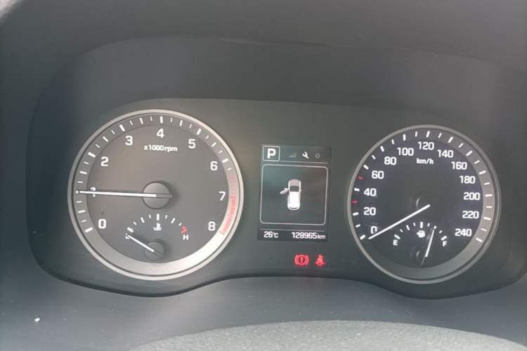 Used Hyundai Tucson 2018 1.6T Dual-Clutch Two-Wheel Drive 15th Anniversary Special Edition Odometer Close Up