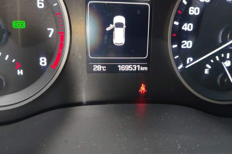 Used Hyundai Tucson 2018 1.6T Dual-Clutch Two-Wheel Drive 15th Anniversary Special Edition Odometer Close Up