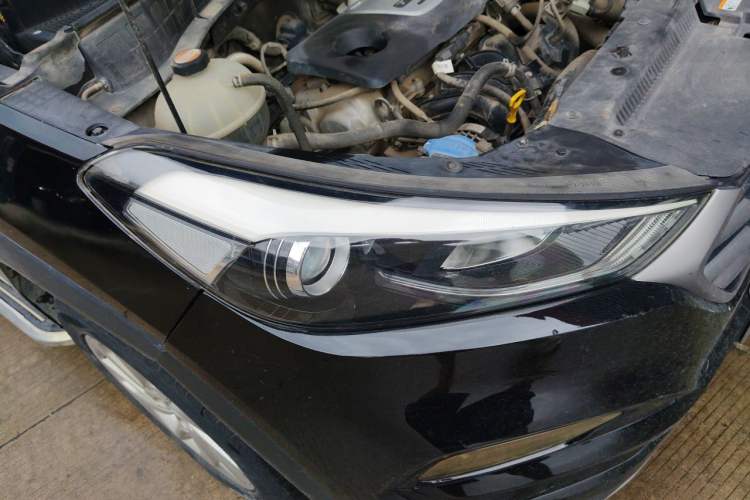 Used Hyundai Tucson 2018 1.6T Dual-Clutch Two-Wheel Drive 15th Anniversary Special Edition Right Front Headlight
