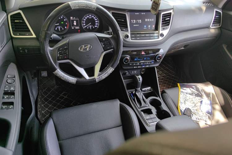 Used Hyundai Tucson 2018 1.6T Dual-Clutch Two-Wheel Drive 15th Anniversary Special Edition Steering Wheel