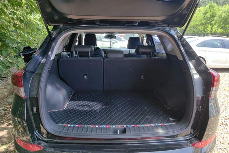 Used Hyundai Tucson 2018 1.6T Dual-Clutch Two-Wheel Drive 15th Anniversary Special Edition Trunk