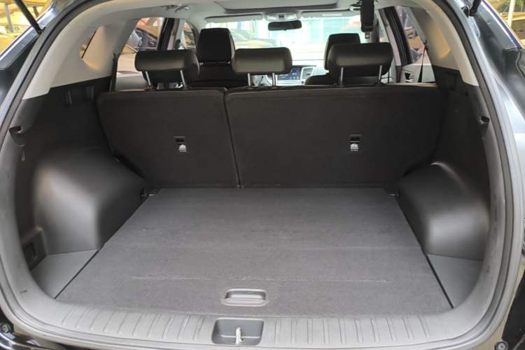 Used Hyundai Tucson 2018 1.6T Dual-Clutch Two-Wheel Drive 15th Anniversary Special Edition Trunk