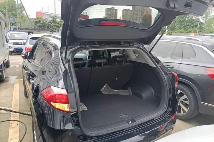 Used Hyundai Tucson 2018 1.6T Dual-Clutch Two-Wheel Drive 15th Anniversary Special Edition Trunk