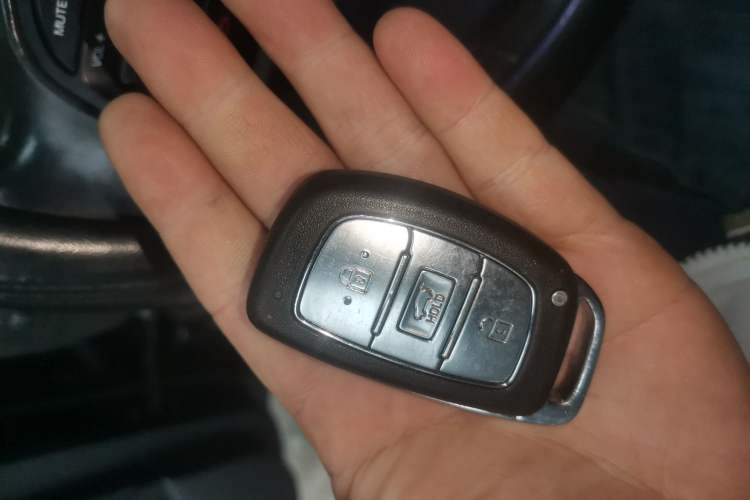 Used Hyundai Tucson 2018 1.6T Dual-Clutch Two-Wheel Drive 15th Anniversary Special Edition Vehicle Key