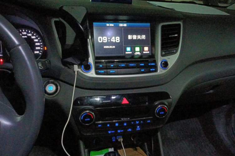 Used Hyundai Tucson 2018 1.6T Dual-Clutch Two-Wheel Drive 15th Anniversary Special Edition Audio And AC Panel