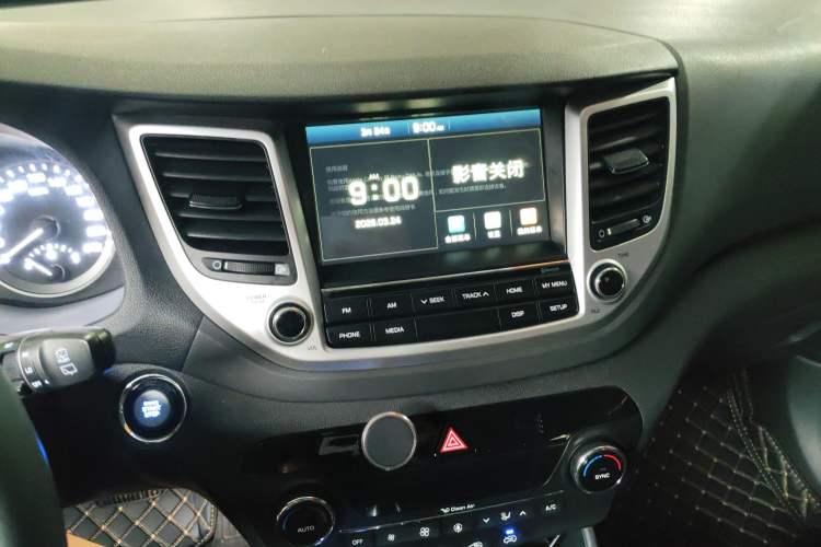 Used Hyundai Tucson 2018 1.6T Dual-Clutch Two-Wheel Drive 15th Anniversary Special Edition Audio And AC Panel