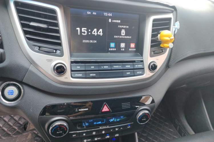 Used Hyundai Tucson 2018 1.6T Dual-Clutch Two-Wheel Drive 15th Anniversary Special Edition Audio And AC Panel