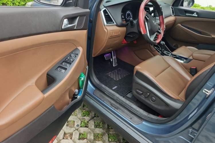 Used Hyundai Tucson 2018 1.6T Dual-Clutch Two-Wheel Drive 15th Anniversary Special Edition Driver Seat