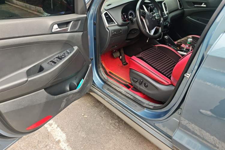 Used Hyundai Tucson 2018 1.6T Dual-Clutch Two-Wheel Drive 15th Anniversary Special Edition Driver Seat