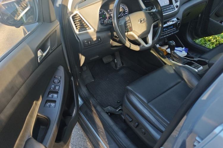 Used Hyundai Tucson 2018 1.6T Dual-Clutch Two-Wheel Drive 15th Anniversary Special Edition Driver Seat