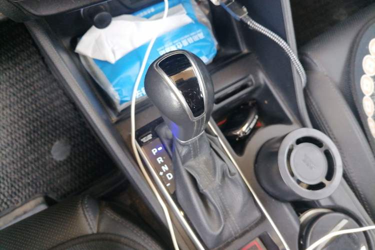 Used Hyundai Tucson 2018 1.6T Dual-Clutch Two-Wheel Drive 15th Anniversary Special Edition Gear Lever