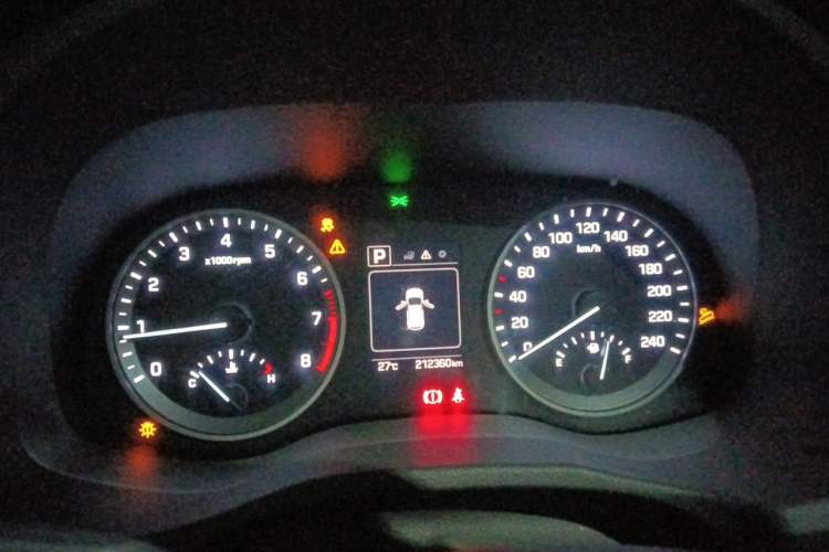 Used Hyundai Tucson 2018 1.6T Dual-Clutch Two-Wheel Drive 15th Anniversary Special Edition Instrument Cluster