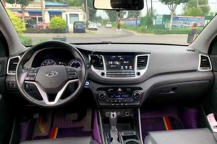 Used Hyundai Tucson 2018 1.6T Dual-Clutch Two-Wheel Drive 15th Anniversary Special Edition Interior 1