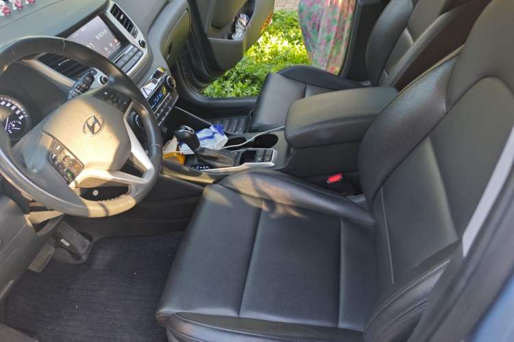 Used Hyundai Tucson 2018 1.6T Dual-Clutch Two-Wheel Drive 15th Anniversary Special Edition Left Front Seat