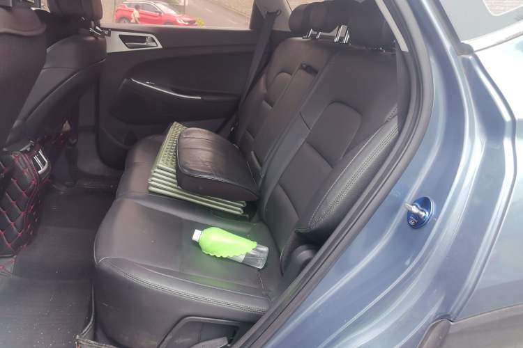 Used Hyundai Tucson 2018 1.6T Dual-Clutch Two-Wheel Drive 15th Anniversary Special Edition Left Rear Seat
