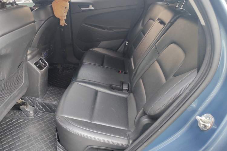 Used Hyundai Tucson 2018 1.6T Dual-Clutch Two-Wheel Drive 15th Anniversary Special Edition Left Rear Seat