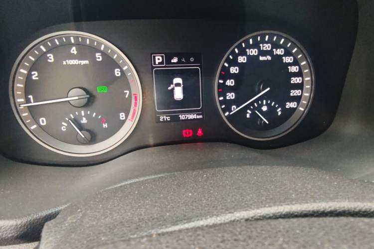 Used Hyundai Tucson 2018 1.6T Dual-Clutch Two-Wheel Drive 15th Anniversary Special Edition Odometer Close Up