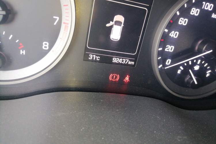 Used Hyundai Tucson 2018 1.6T Dual-Clutch Two-Wheel Drive 15th Anniversary Special Edition Odometer Close Up