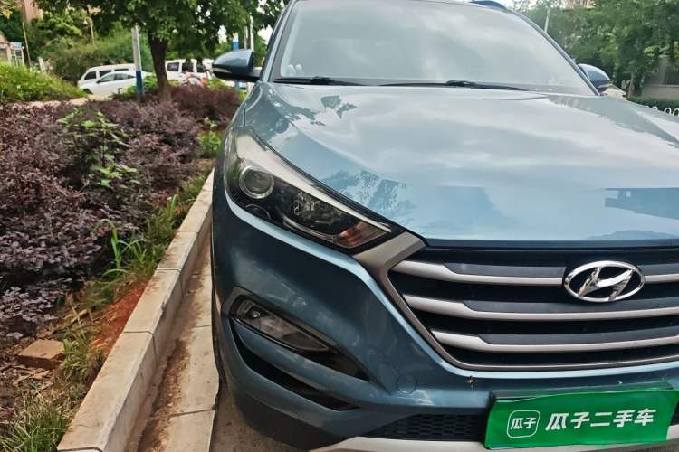 Used Hyundai Tucson 2018 1.6T Dual-Clutch Two-Wheel Drive 15th Anniversary Special Edition Right Front Headlight