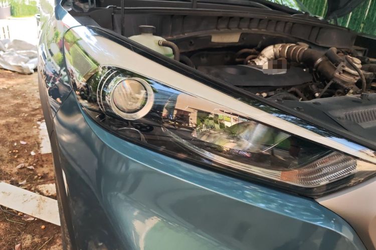 Used Hyundai Tucson 2018 1.6T Dual-Clutch Two-Wheel Drive 15th Anniversary Special Edition Right Front Headlight