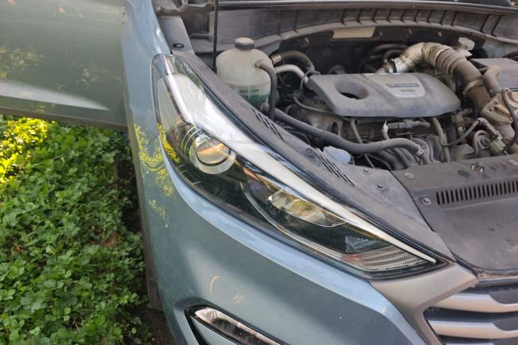 Used Hyundai Tucson 2018 1.6T Dual-Clutch Two-Wheel Drive 15th Anniversary Special Edition Right Front Headlight