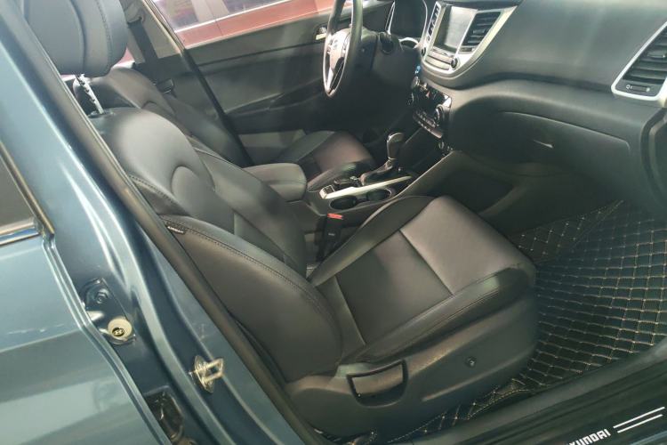 Used Hyundai Tucson 2018 1.6T Dual-Clutch Two-Wheel Drive 15th Anniversary Special Edition Right Front Seat