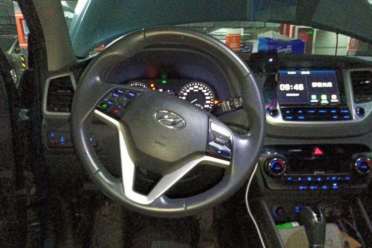Used Hyundai Tucson 2018 1.6T Dual-Clutch Two-Wheel Drive 15th Anniversary Special Edition Steering Wheel