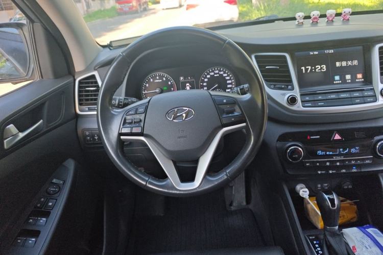 Used Hyundai Tucson 2018 1.6T Dual-Clutch Two-Wheel Drive 15th Anniversary Special Edition Steering Wheel